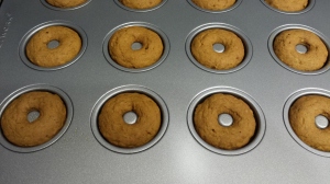 Doughnuts are cooling for 10 minutes before they get sparkly.